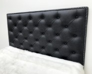 Respaldo Capitone con Tachas Lyon Talampaya - negro de 160 x 145 cm